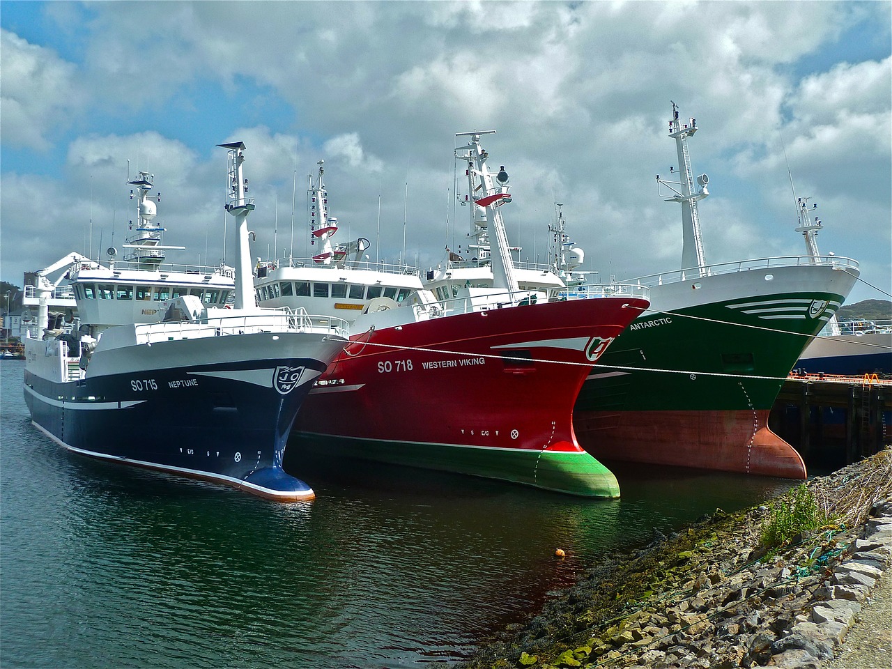 fishing-boats-in-port